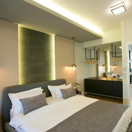 47 Luxury Apartment